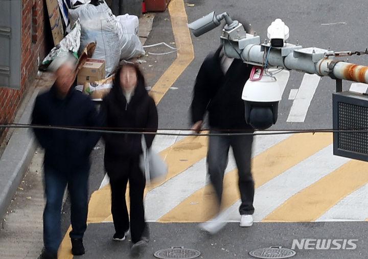 ソウル市内の街頭に設置された防犯カメラ